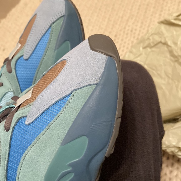 Yeezy 700 faded azure worn twice - Picture 9 of 16